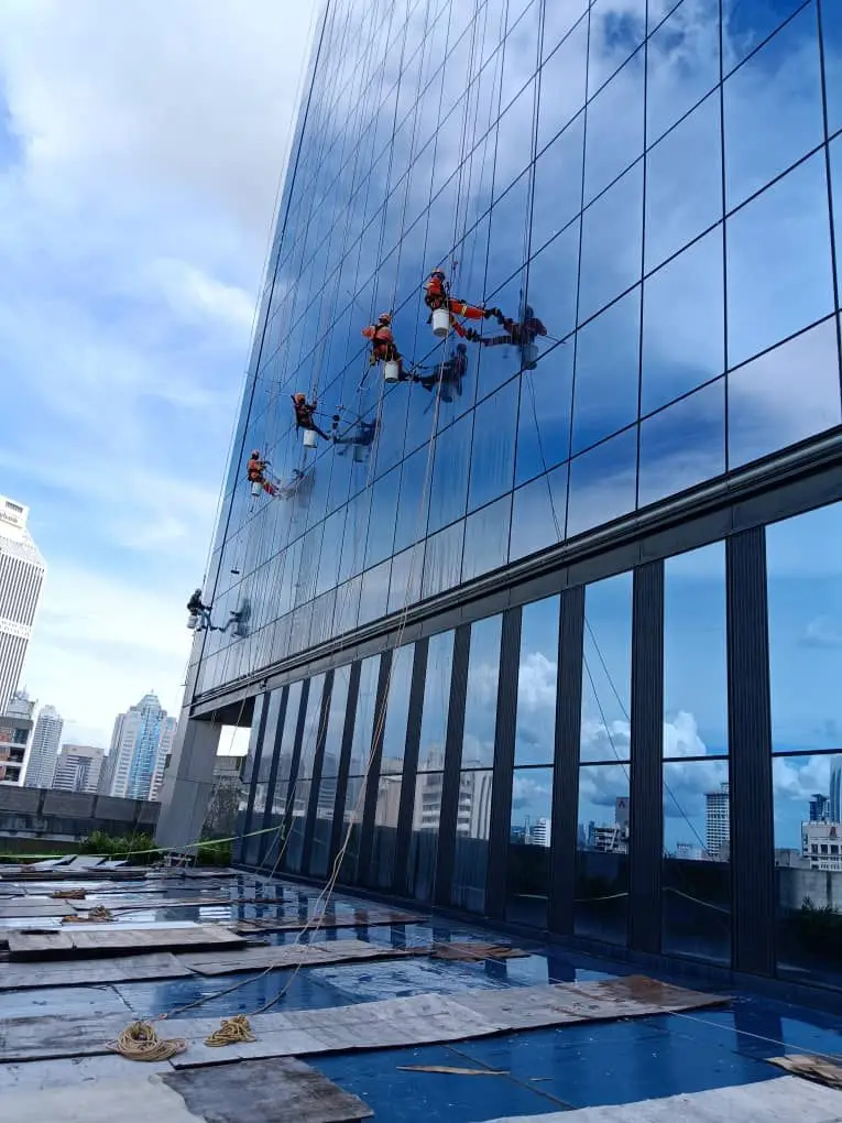Vertical Pro Sdn Bhd High rise Cleaning Service