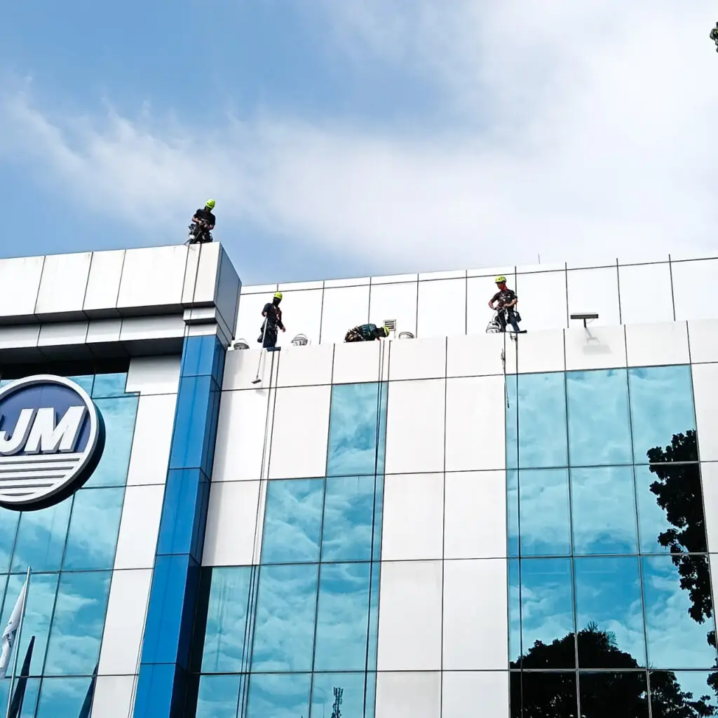 Vertical Pro Sdn Bhd High rise Cleaning Service